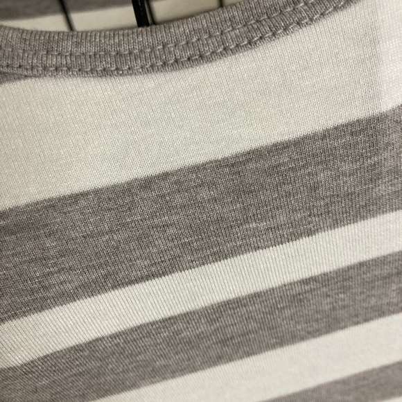 LuLaRoe Classic T, Size S, NWT - Picture 2 of 5